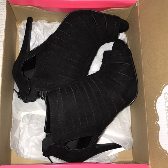 Black heels - Picture 1 of 1